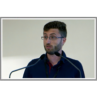 Error-Tolerant RDF Subgraph Matching for Adaptive Presentation of Linked Data on Mobile