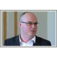 Opazovanje opazovalcev: Oddaljeni in bližnji pogled na ornitologe