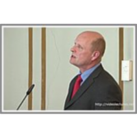 Integrirani tankoplastni Ti/Pt mikrogrelci in temperaturni senzorji na dvostranski Si MEMS platformi